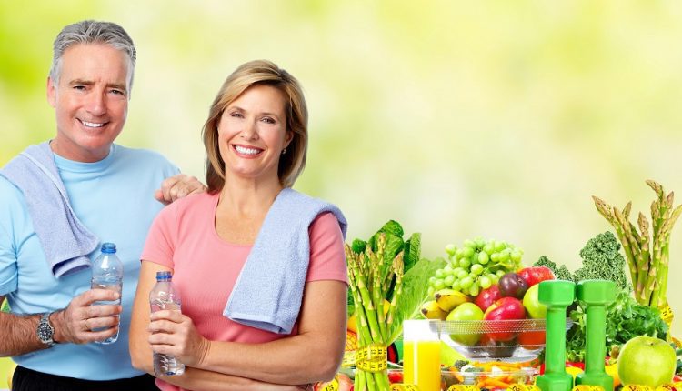 Two seniors and foods they should eat before a workout session