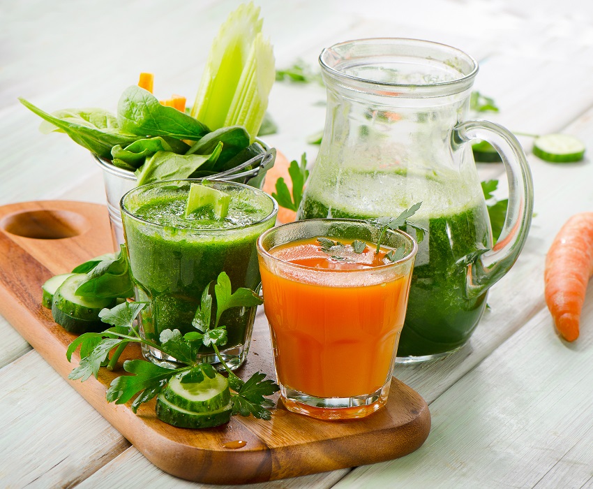 two glasses of spinach juice